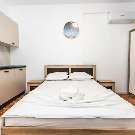 Garsoniera Laguna Stefan Building *