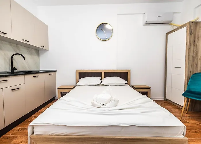 Garsoniera Laguna Stefan Building *